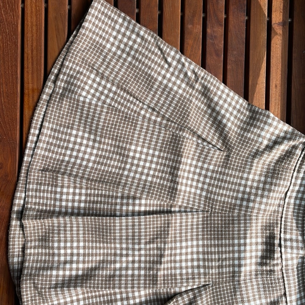 HOLLISTER PLAID BROWN SKIRT